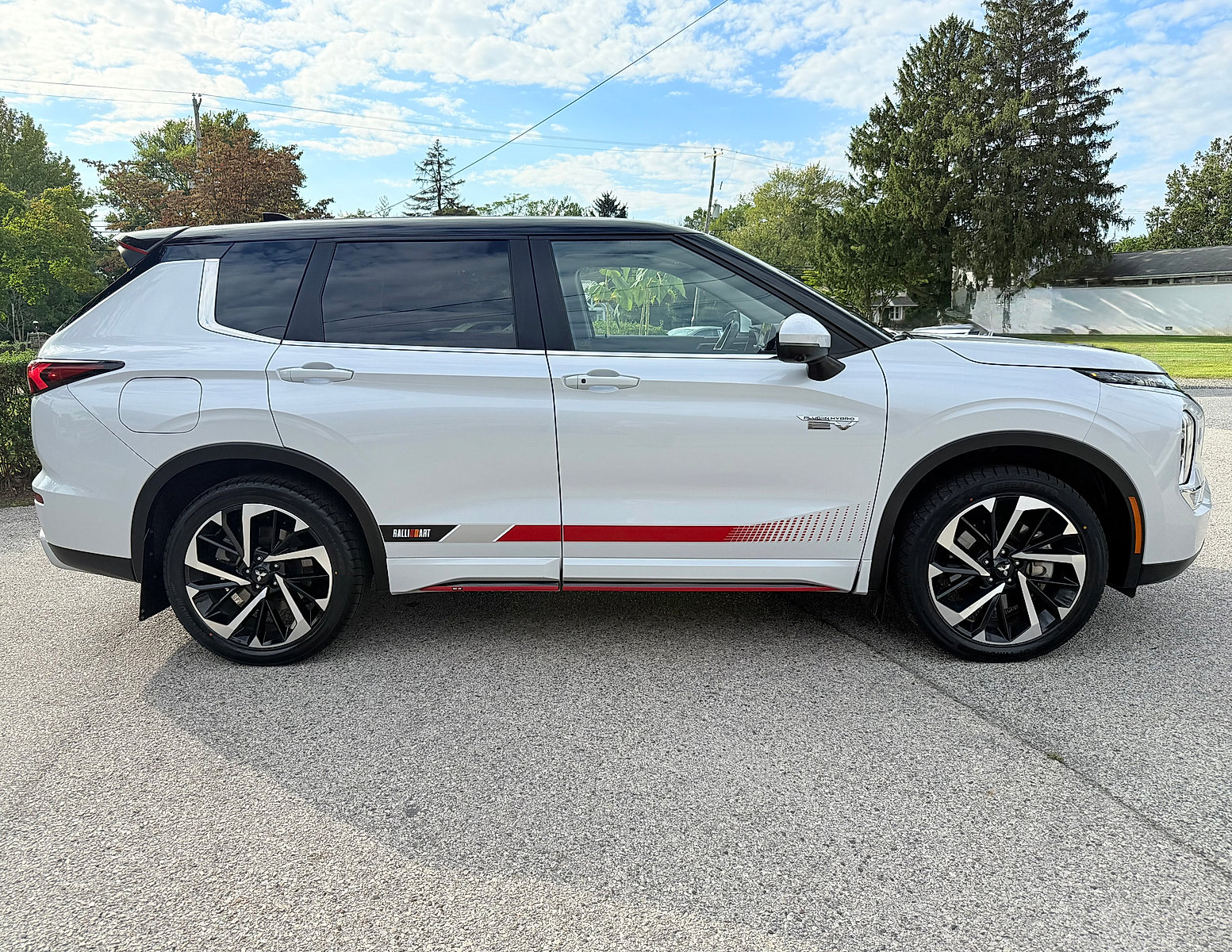 Used 2024 Mitsubishi Outlander Ralliart image 2