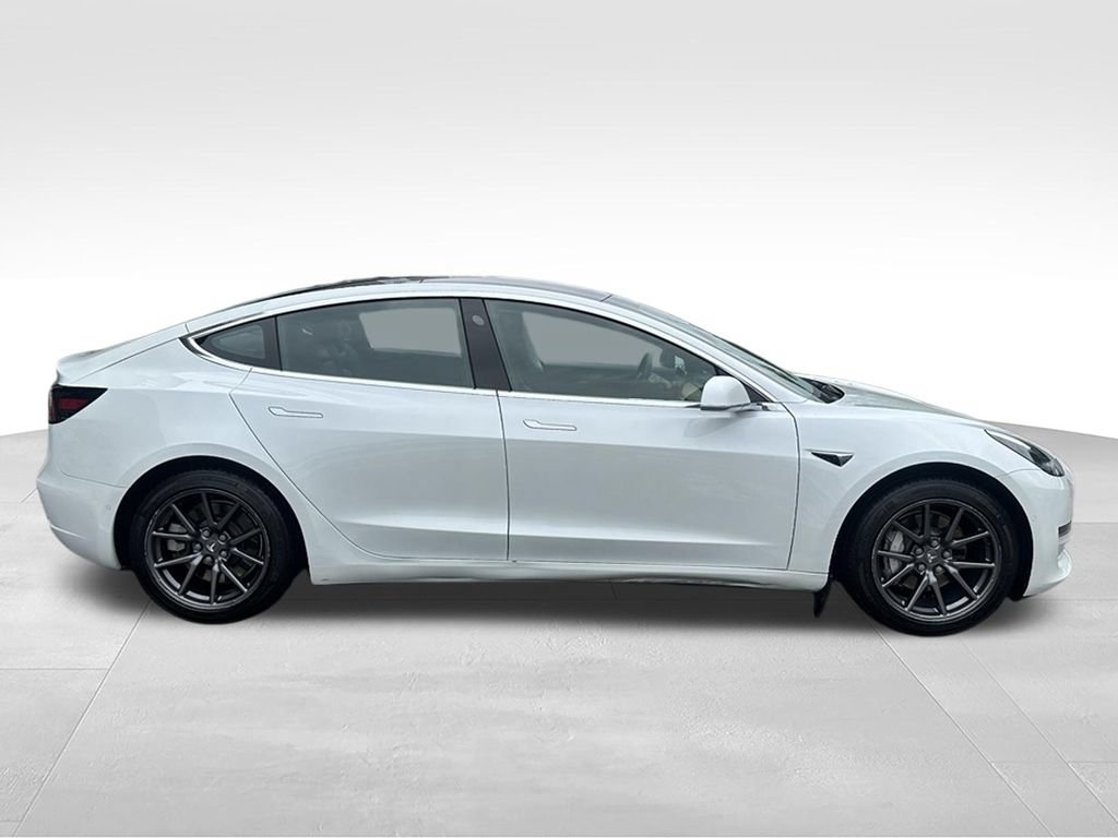 Used 2020 Tesla Model 3 Standard Range Plus RWD image 8