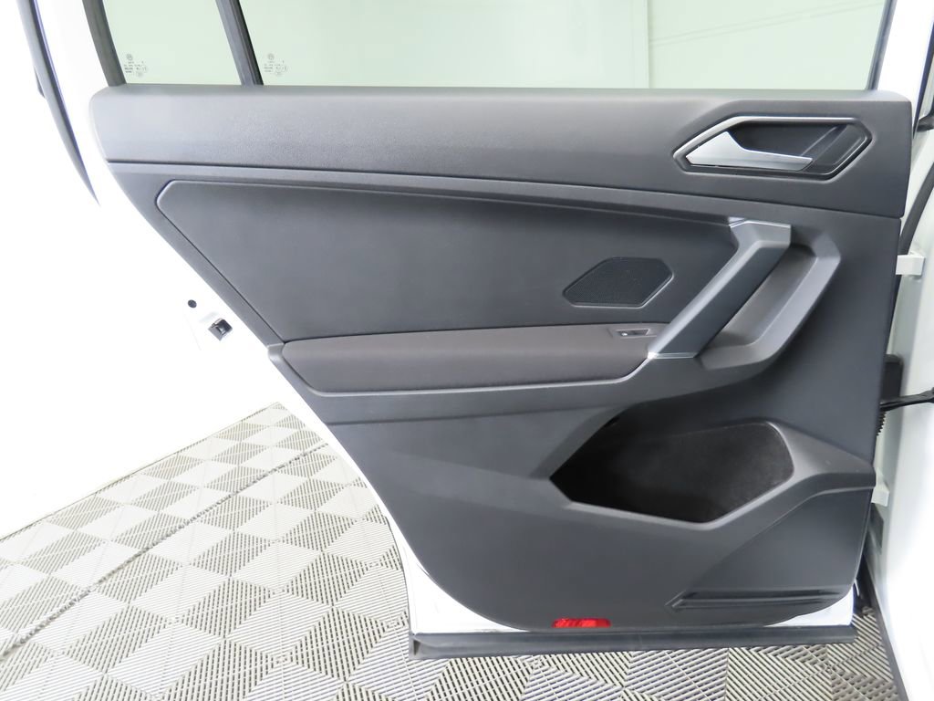 Used 2018 Volkswagen Tiguan S image 24