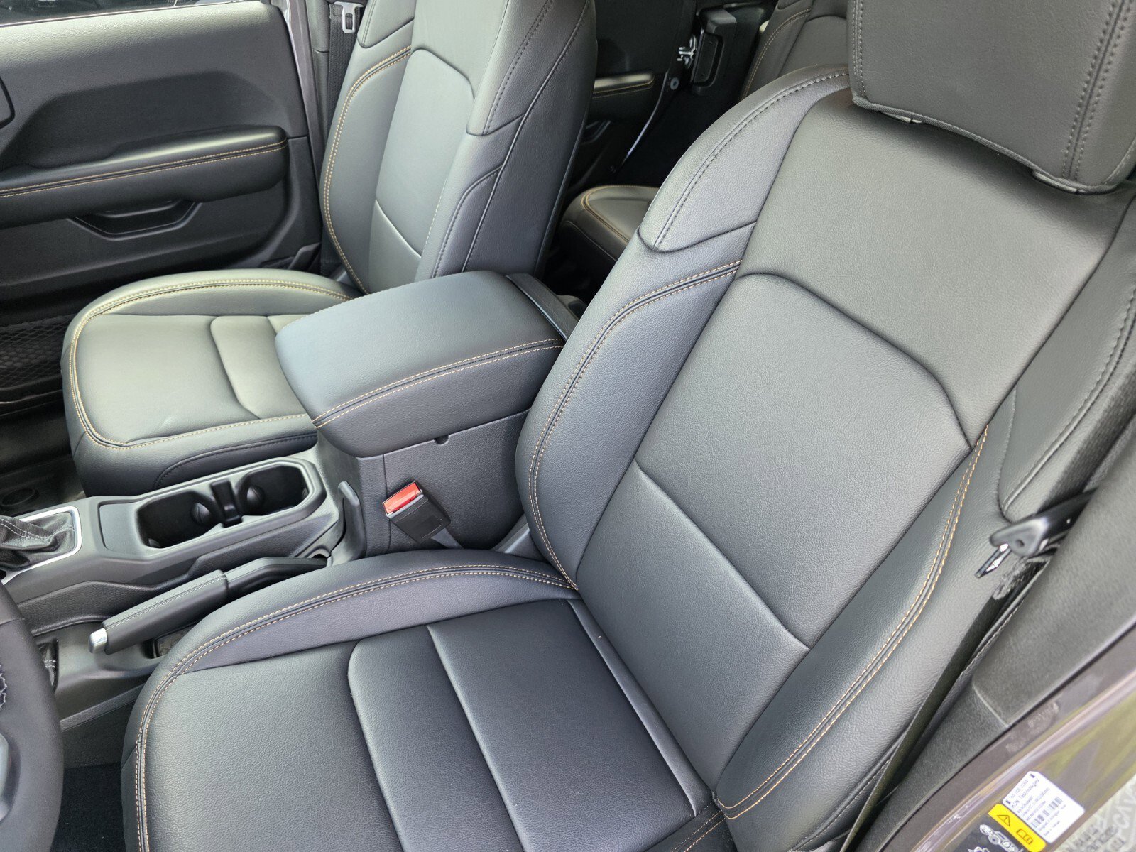 Used 2026 Jeep Wrangler Sahara image 12