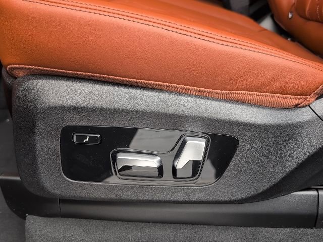 New 2026 BMW X7 M60i image 32