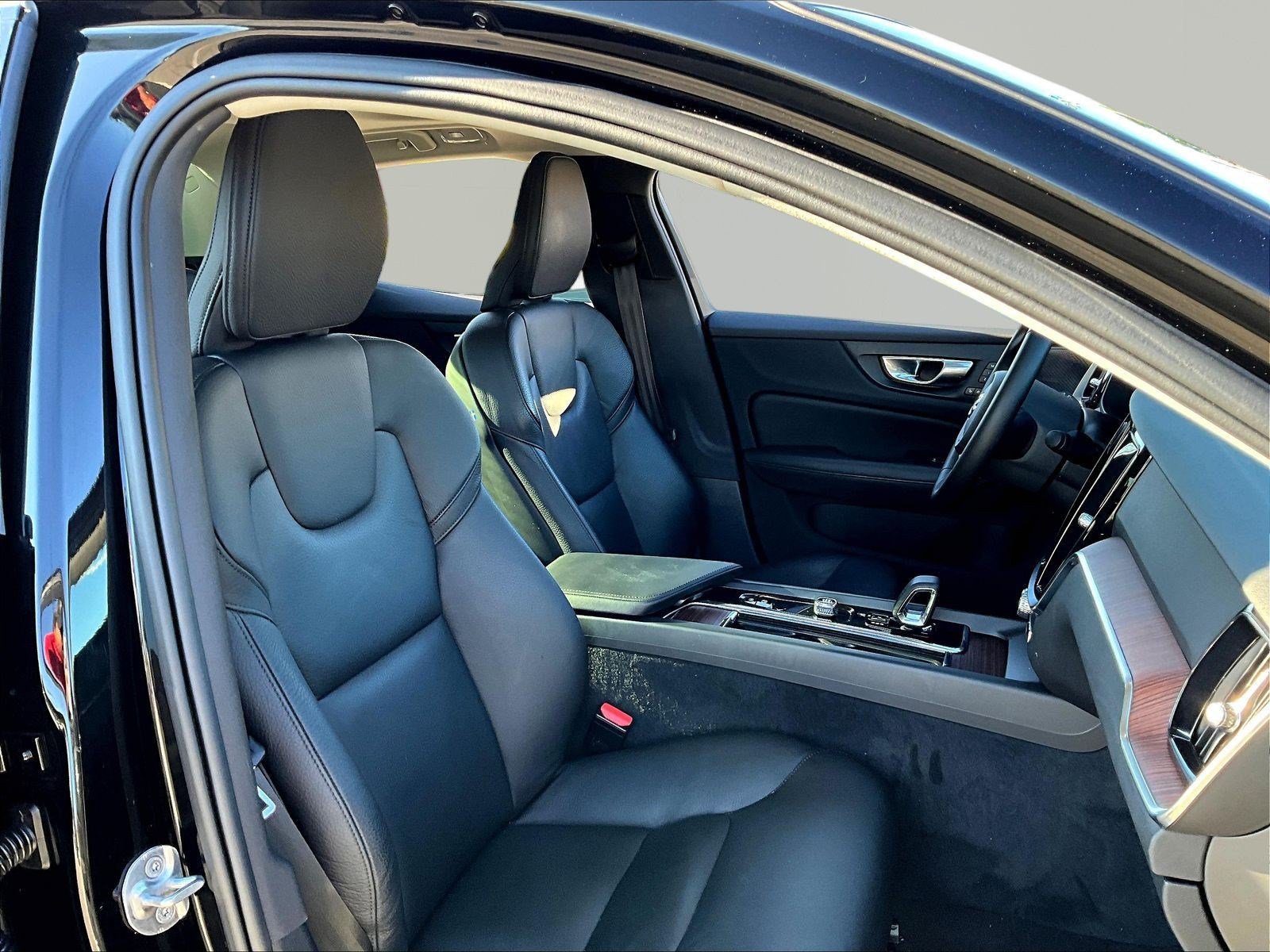 Used 2023 Volvo S60 B5 Plus w/ Climate Package AWD/4WD image 29