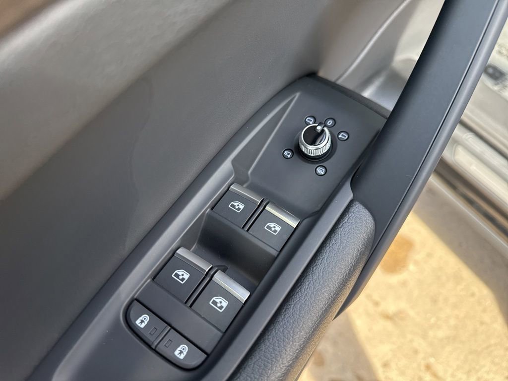 Used 2023 Audi Q5 2.0T Premium w/ Convenience Package image 11