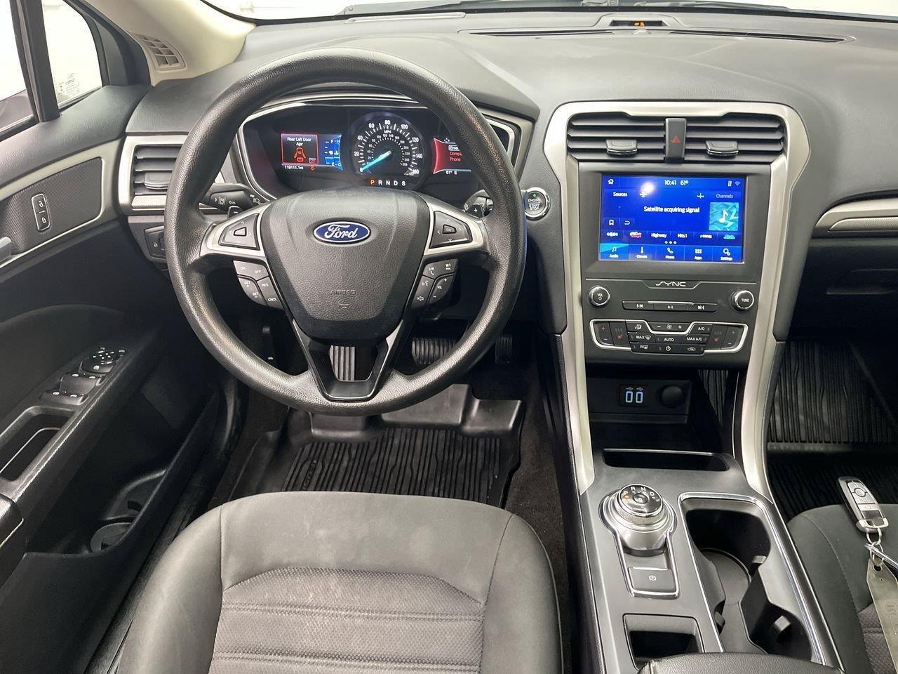 Used 2020 Ford Fusion SE AWD/4WD image 14