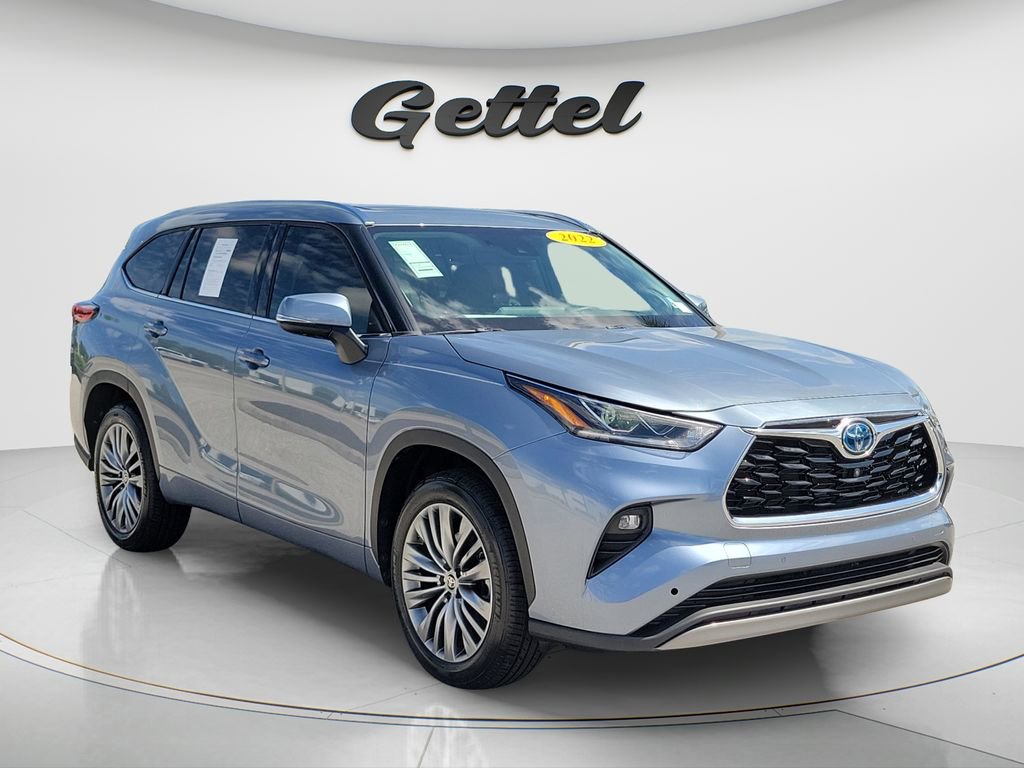 Used 2022 Toyota Highlander Platinum FWD video 2