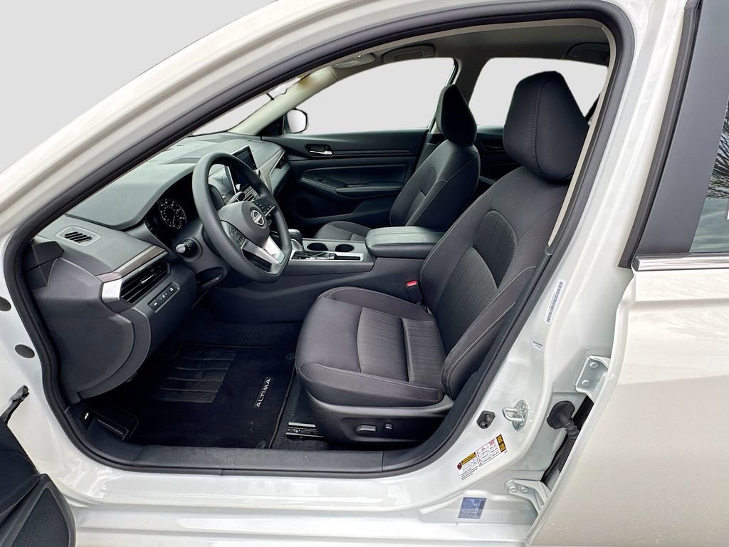 Used 2025 Nissan Altima 2.5 SV image 26
