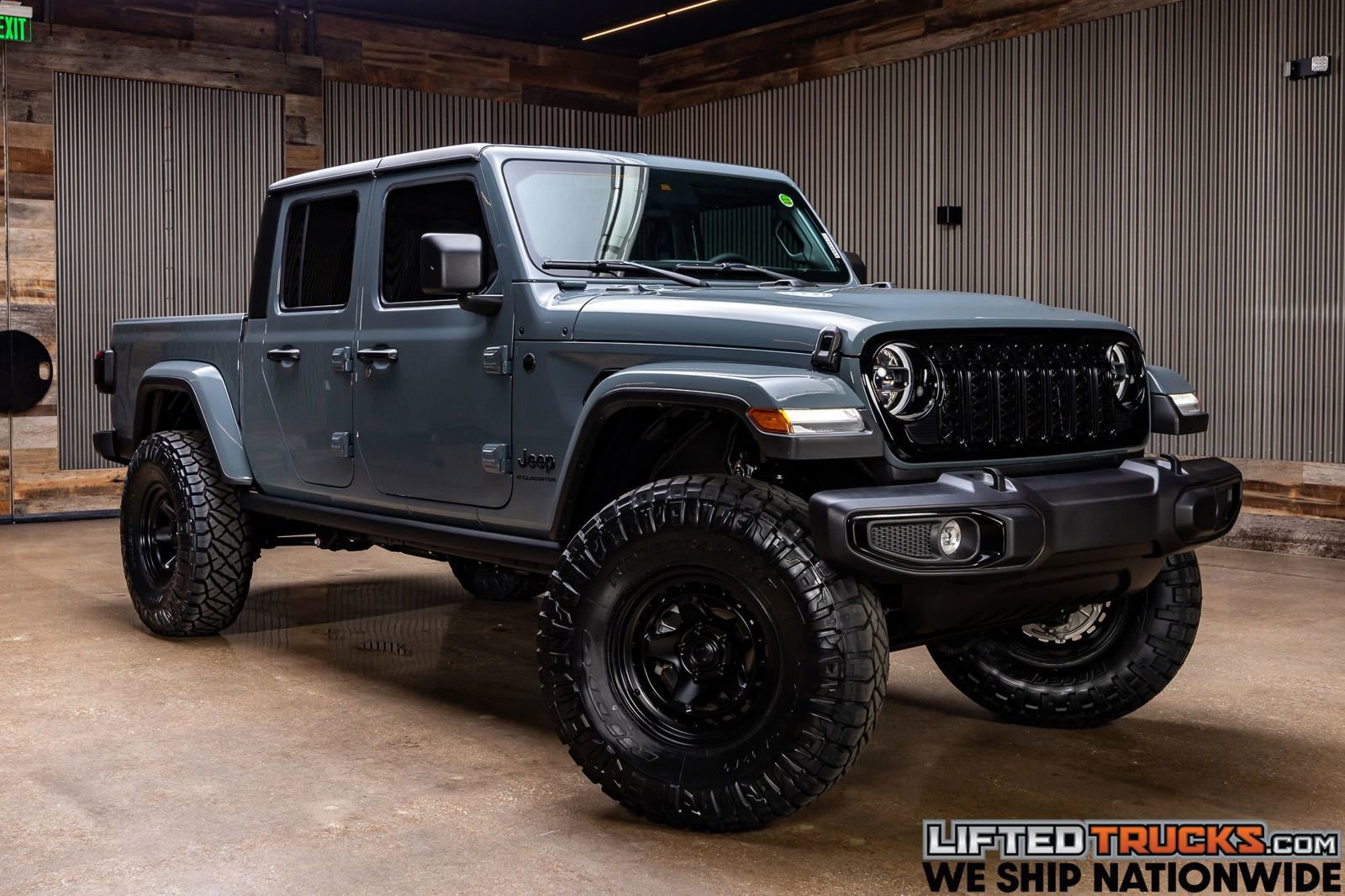 Used 2025 Jeep Gladiator Willys image 1