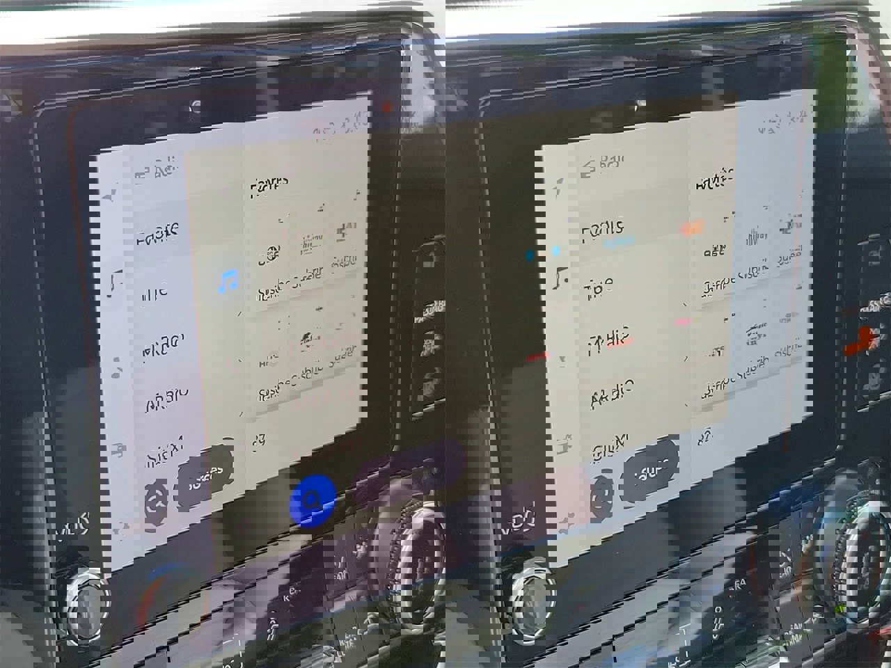 Used 2024 Toyota Highlander LE image 26