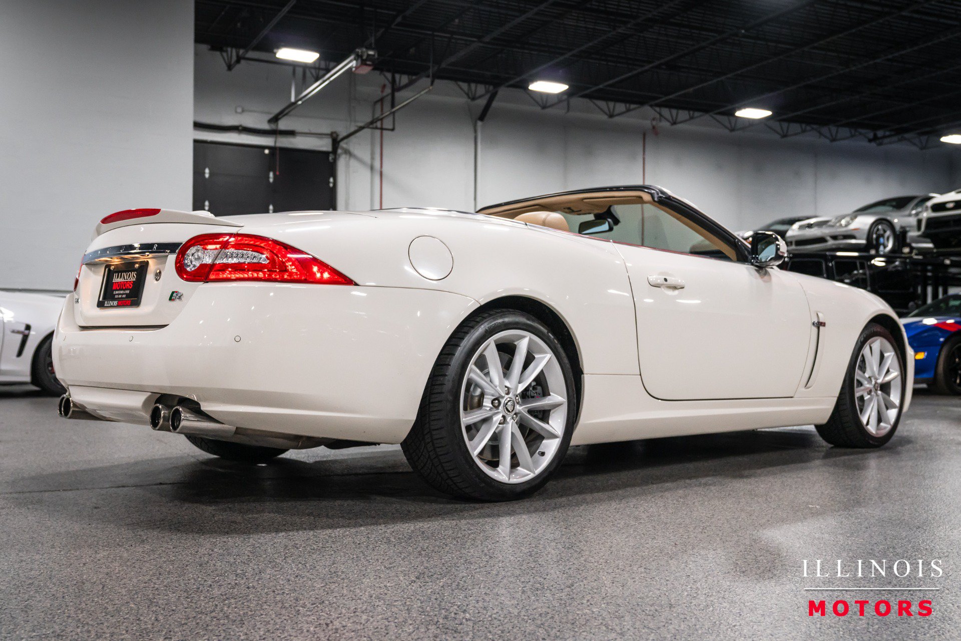 Used 2010 Jaguar XKR R RWD image 5