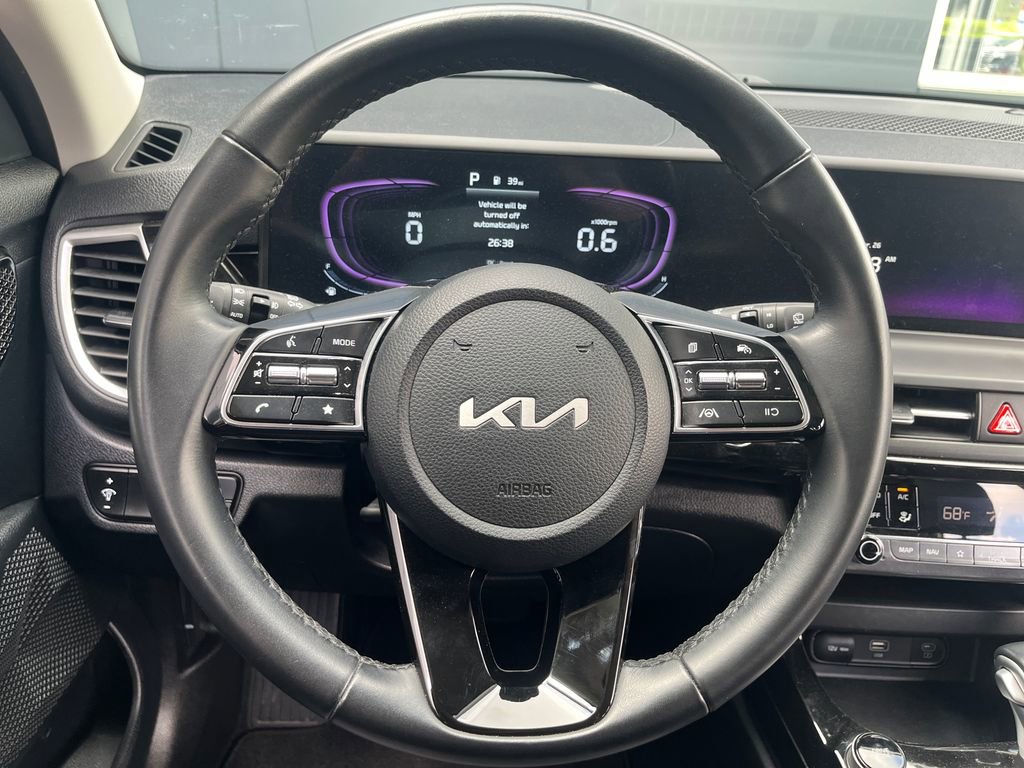 Used 2025 Kia Seltos S FWD image 16