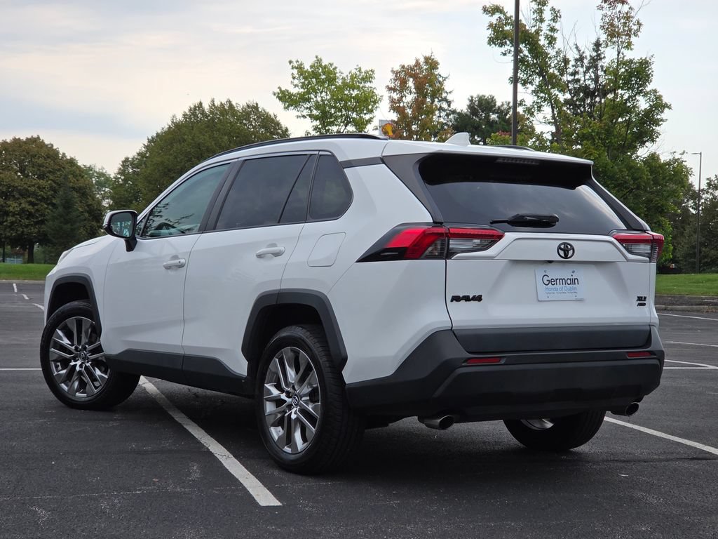 Used 2019 Toyota RAV4 XLE Premium w/ Cold Weather Package AWD/4WD image 24
