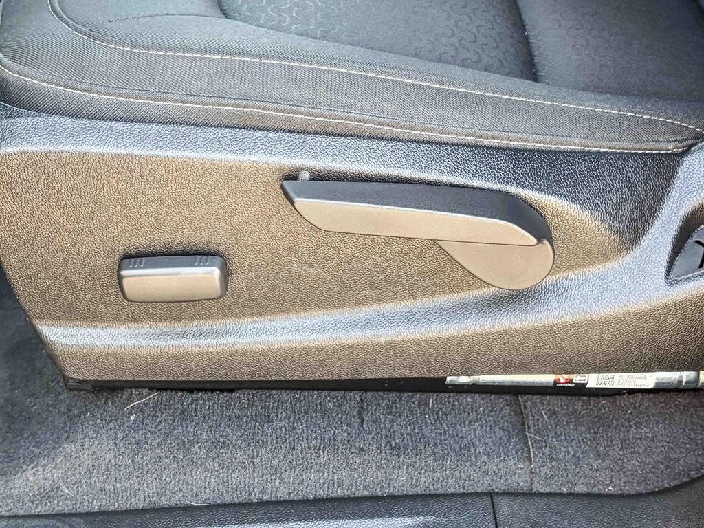 Used 2020 GMC Canyon SLE w/ Driver Alert Package image 43