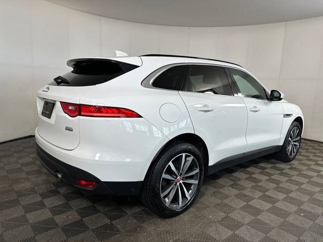 Used 2018 Jaguar F-PACE Prestige image 3