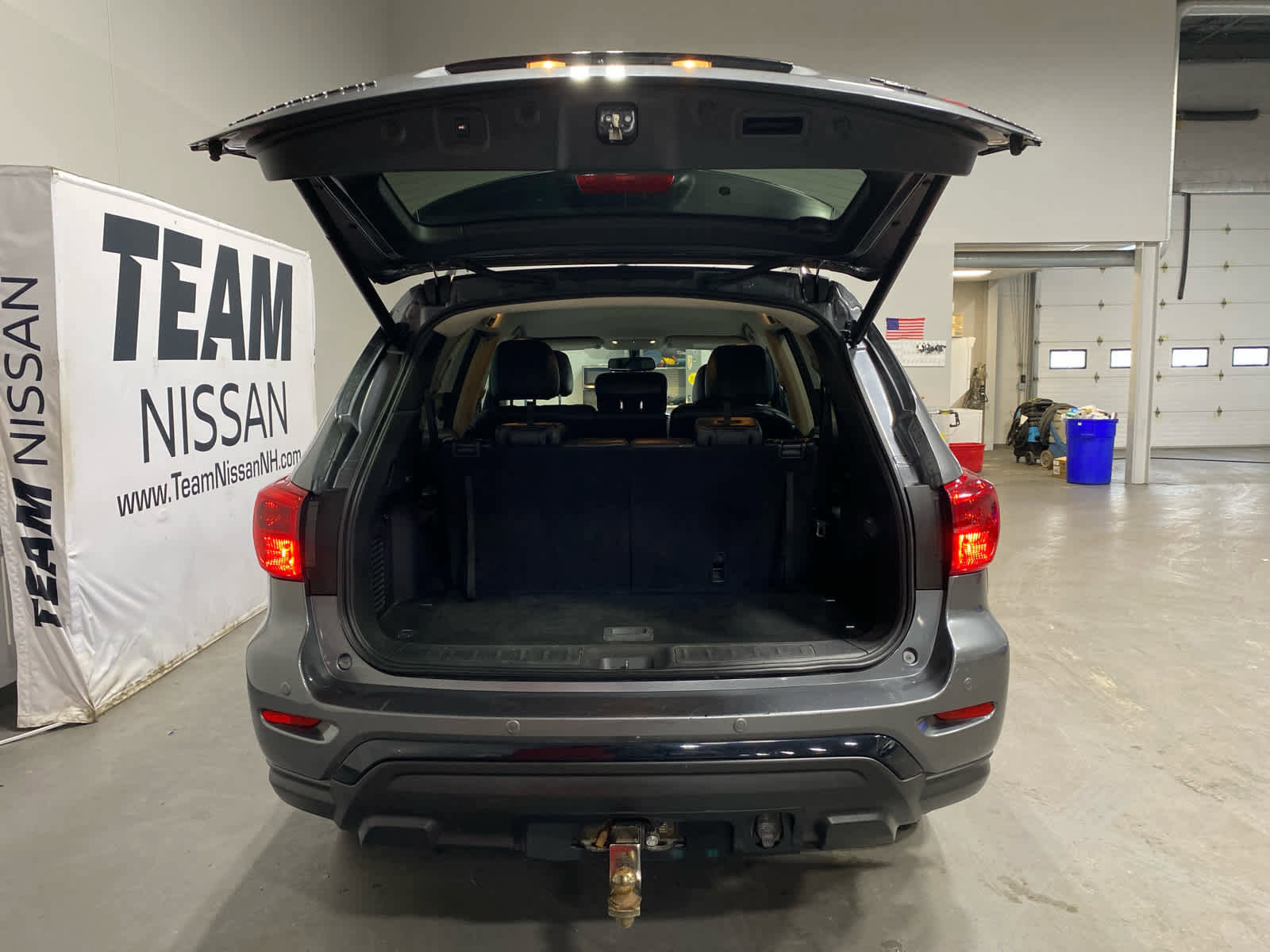 Used 2018 Nissan Pathfinder SL w/ Midnight Edition Package image 7