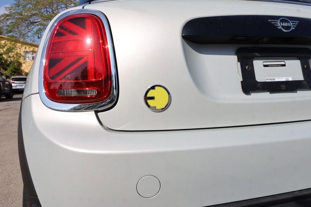 Used 2023 MINI Cooper SE image 11