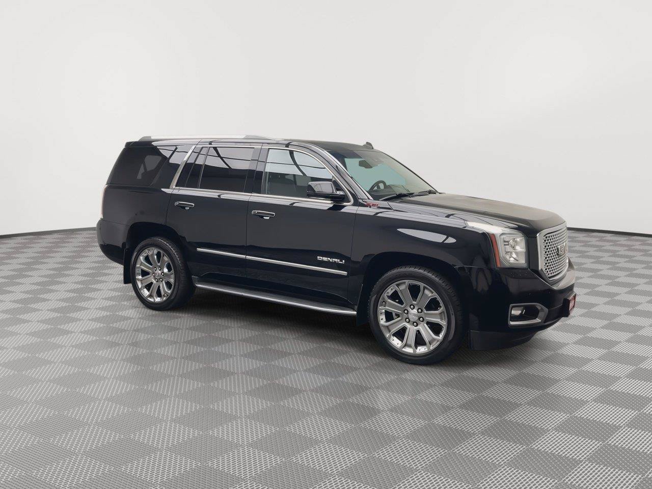 Used 2015 GMC Yukon Denali w/ Touring Package AWD/4WD image 45