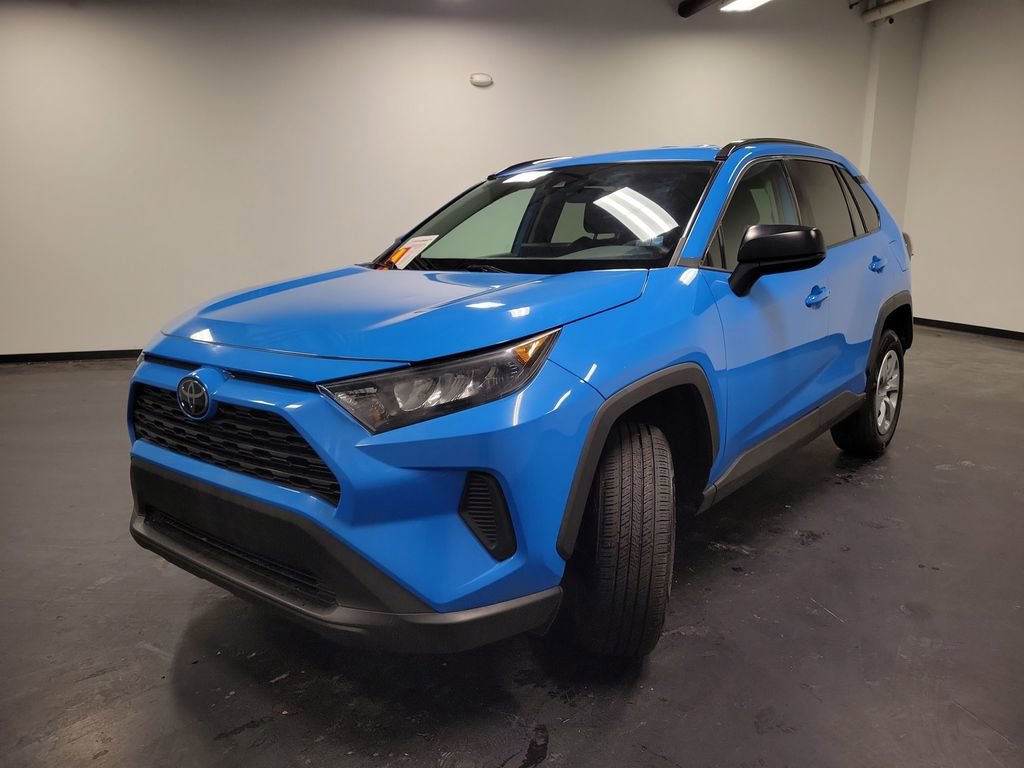 Used 2021 Toyota RAV4 LE image 4