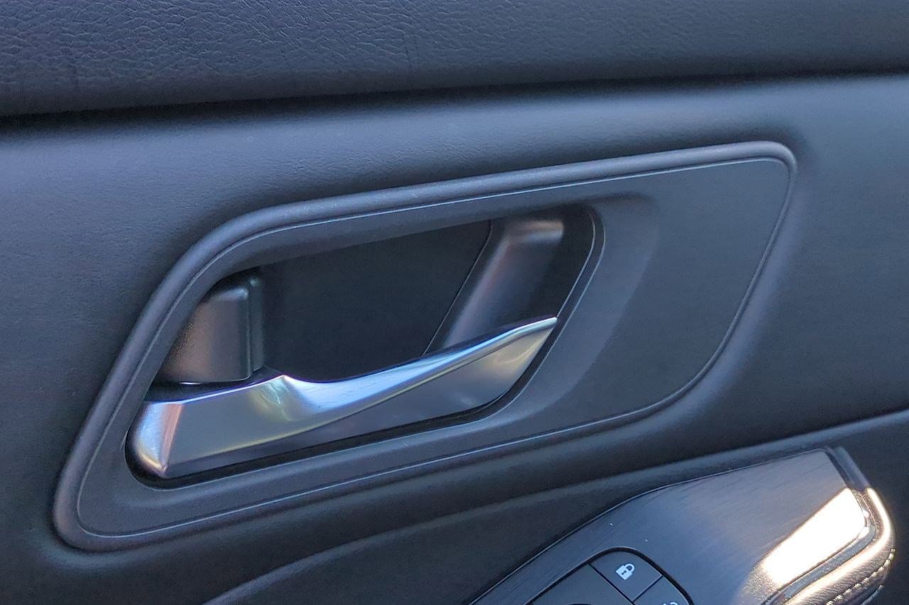 Certified 2024 Nissan Rogue SV FWD image 14
