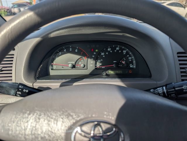 Used 2004 Toyota Camry image 11