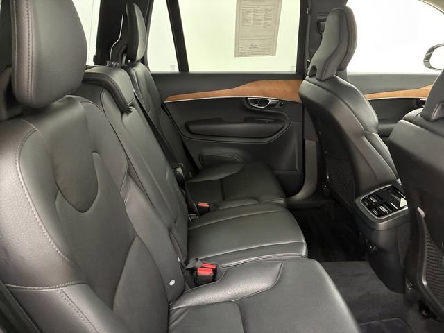 Used 2022 Volvo XC90 T5 Momentum image 16