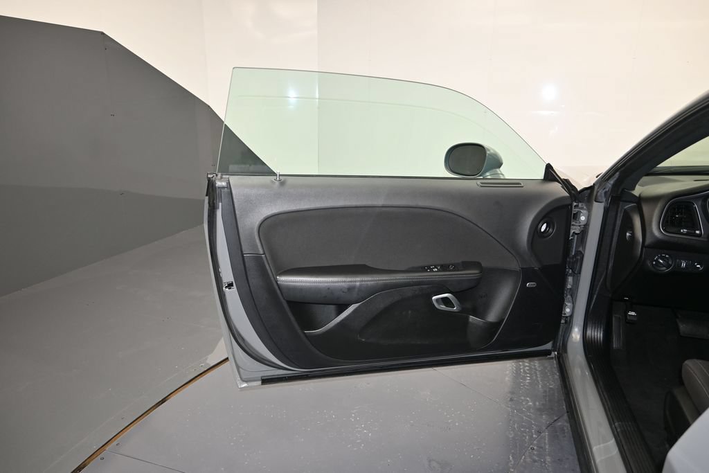 Used 2023 Dodge Challenger SXT RWD image 10