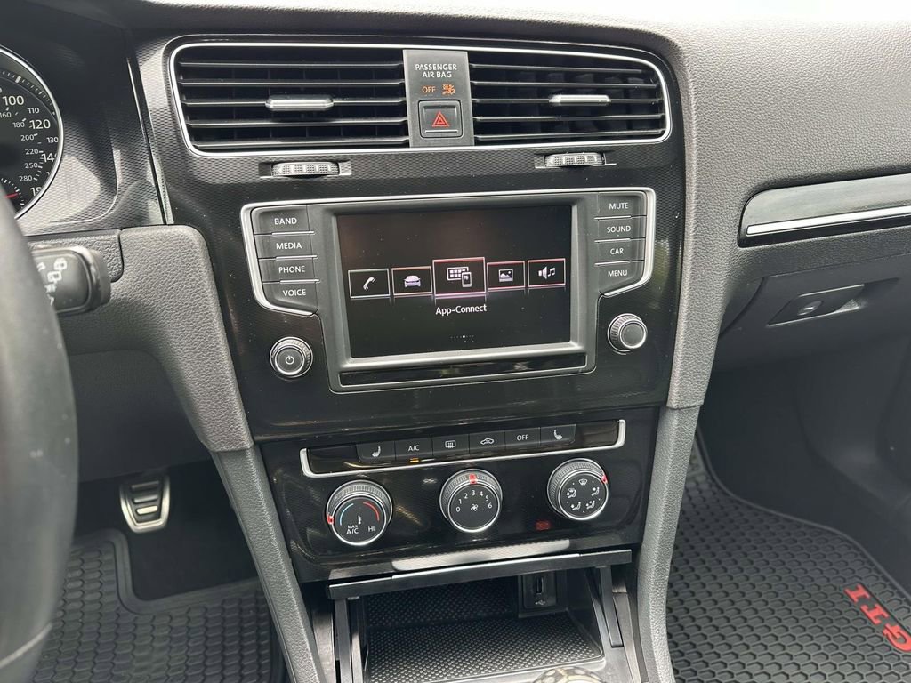 Used 2016 Volkswagen GTI SE FWD image 16