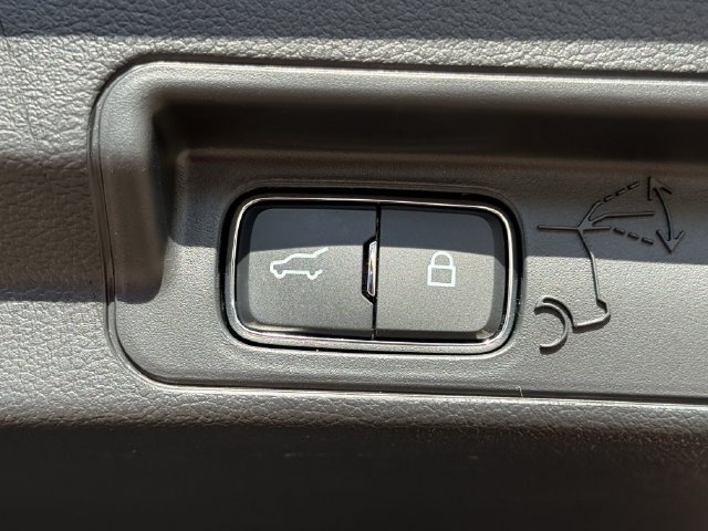 Used 2025 Ford Explorer ST-Line w/ Premium Package RWD image 30