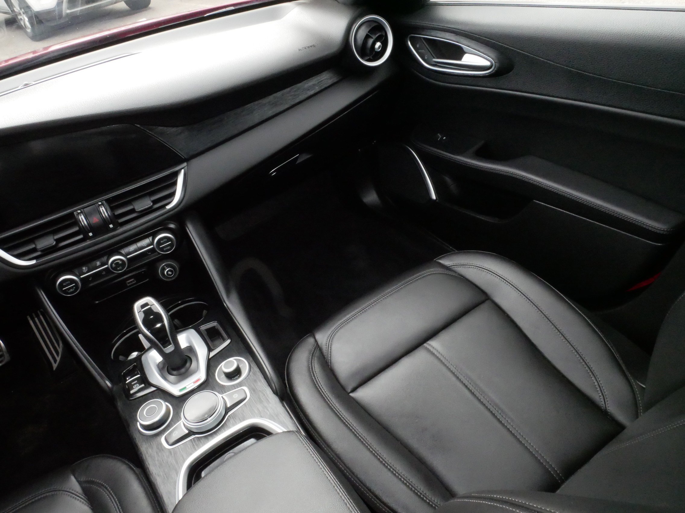 Used 2022 Alfa Romeo Giulia Sprint image 11