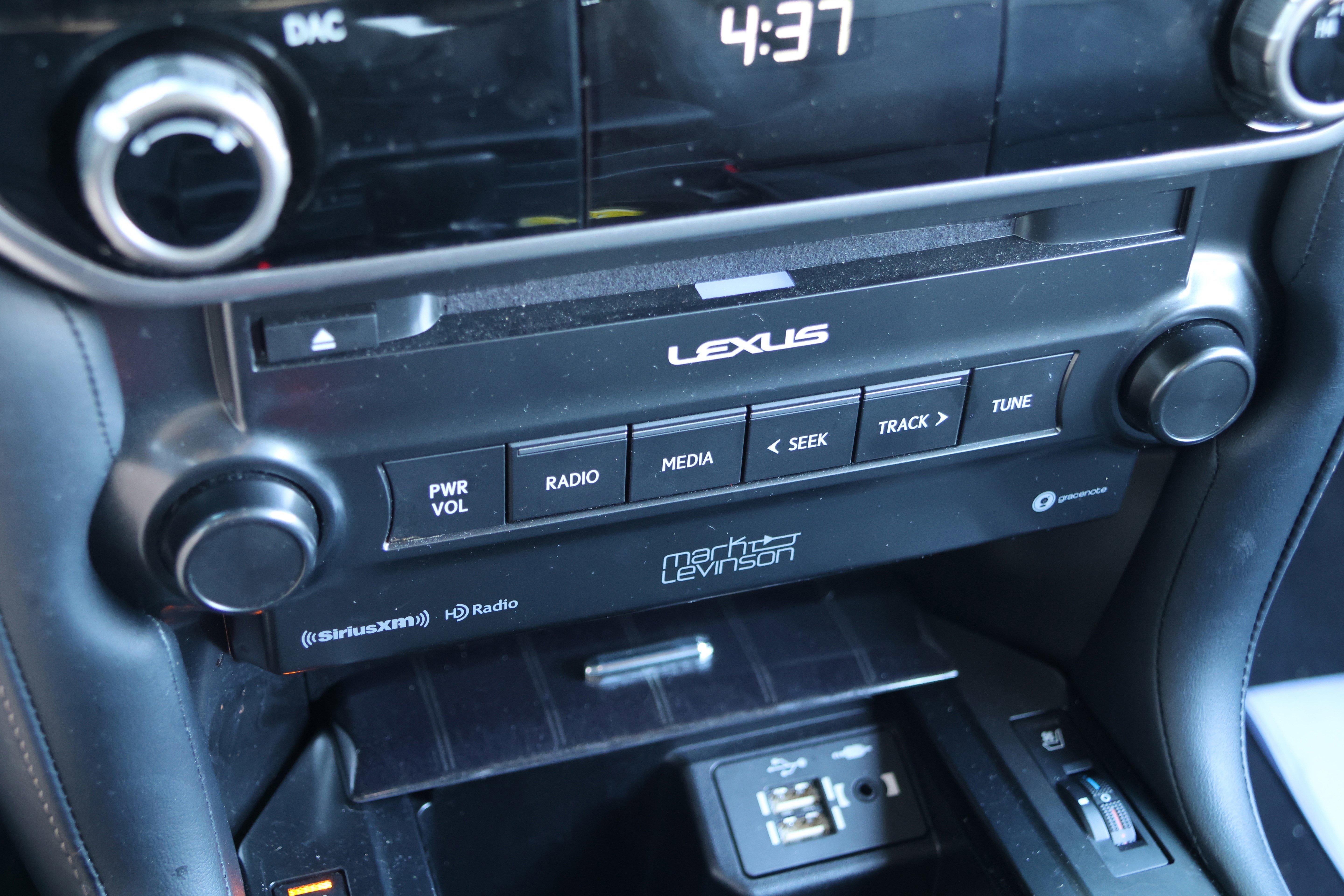 Used 2023 Lexus GX 460 Premium w/ Accessory Package AWD/4WD image 23