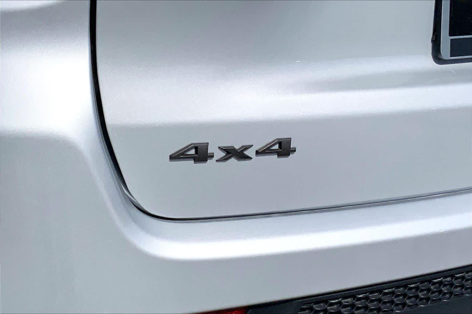 New 2026 Jeep Compass Latitude AWD/4WD image 14