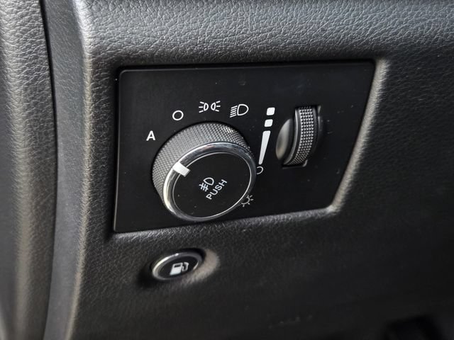 Used 2018 Jeep Grand Cherokee Altitude AWD/4WD image 19