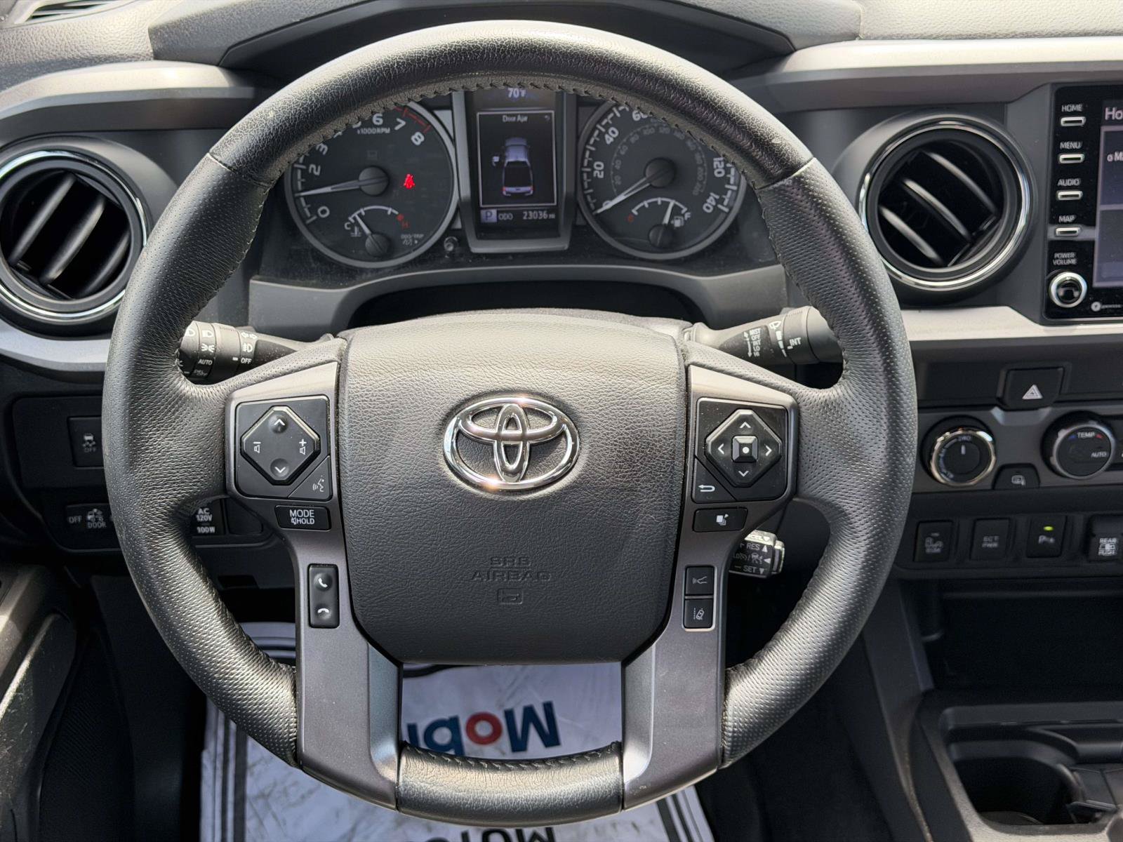 Used 2022 Toyota Tacoma TRD Off-Road w/ Technology Package AWD/4WD image 18