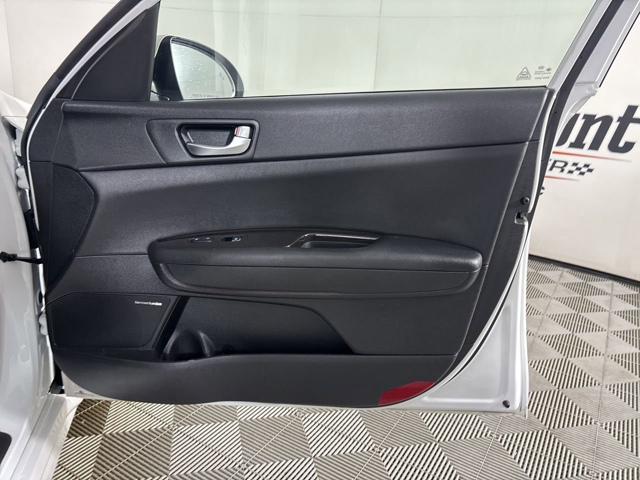 Used 2020 Kia Optima Premium image 29