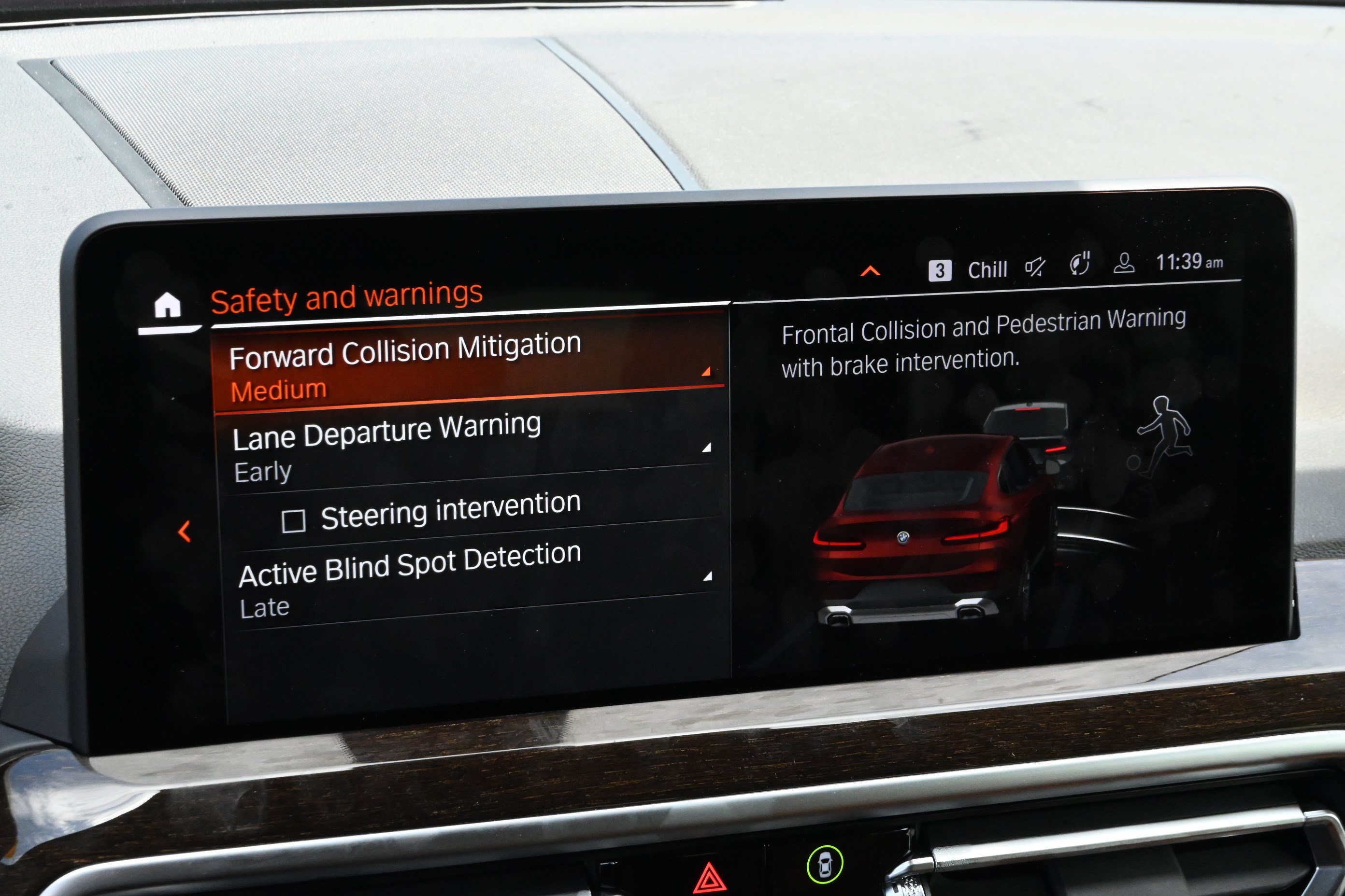 Certified 2025 BMW X4 xDrive30i AWD/4WD image 18