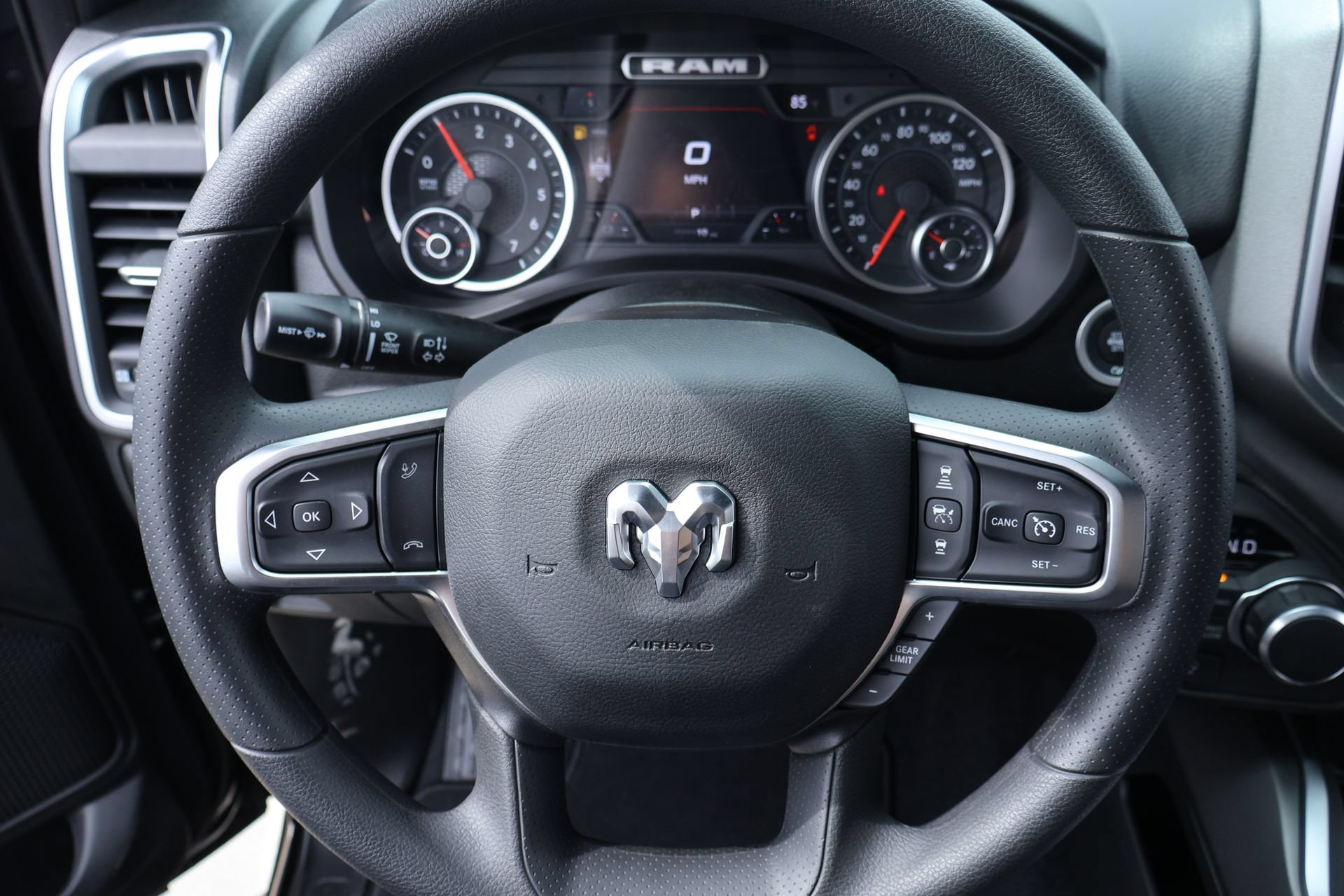 New 2026 RAM 1500 Express AWD/4WD image 3