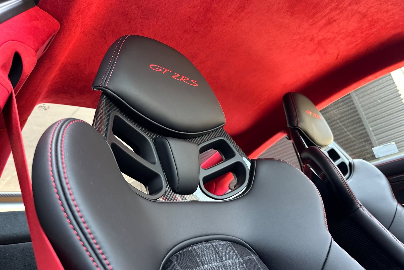 Certified 2018 Porsche 911 GT2 RS RWD image 17