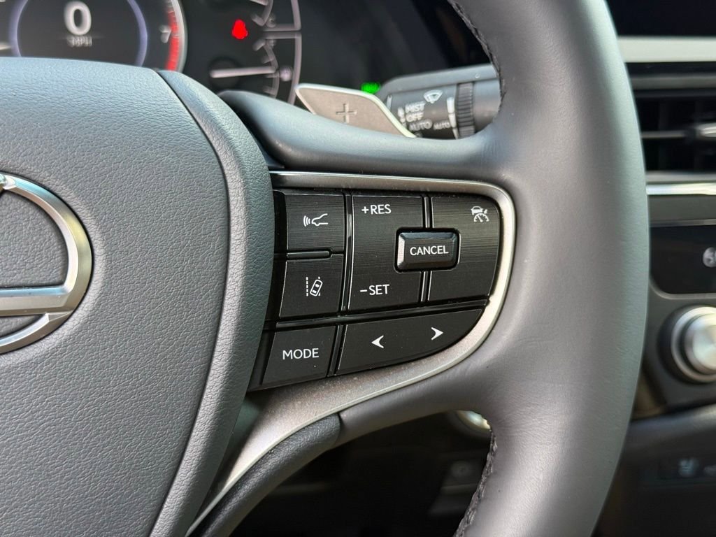 Certified 2025 Lexus ES 350 w/ Premium Package image 31