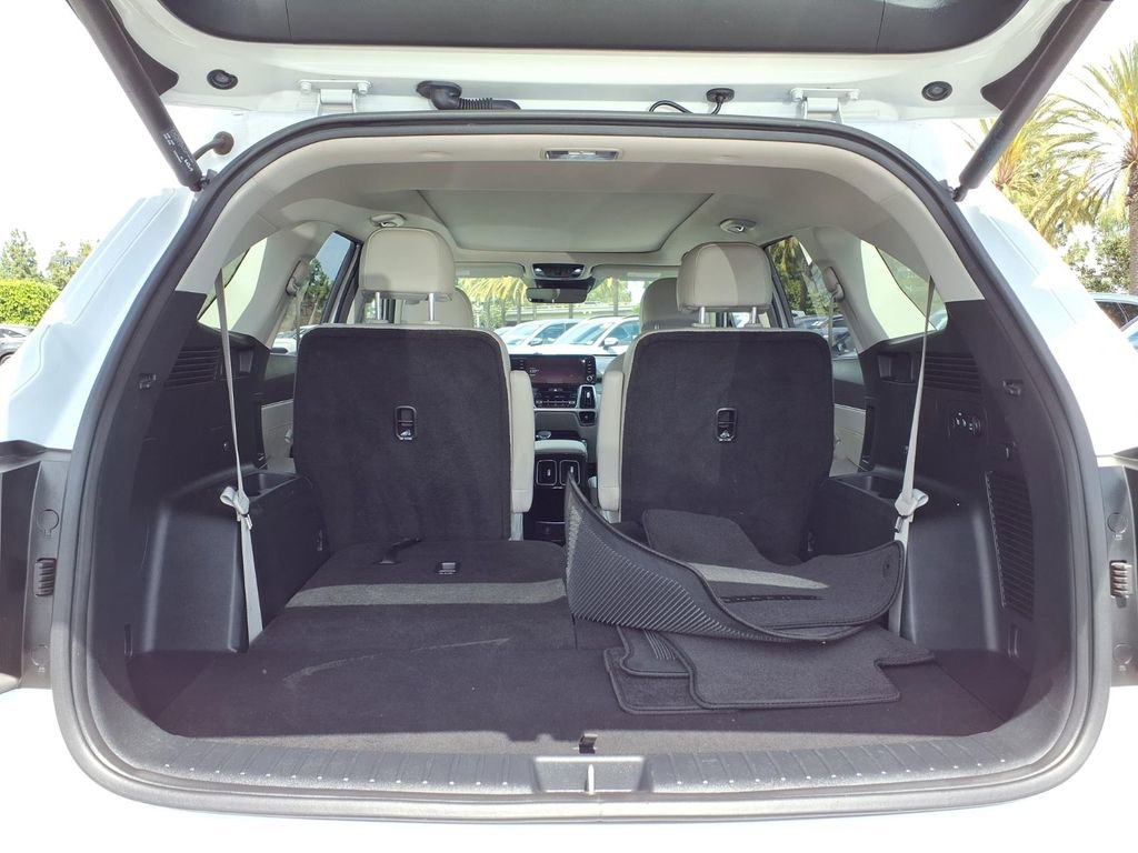 Certified 2023 Kia Sorento SX image 24