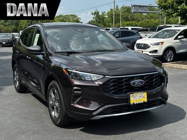 Certified 2023 Ford Escape ST-Line w/ Tech Pack #1 AWD/4WD image 1