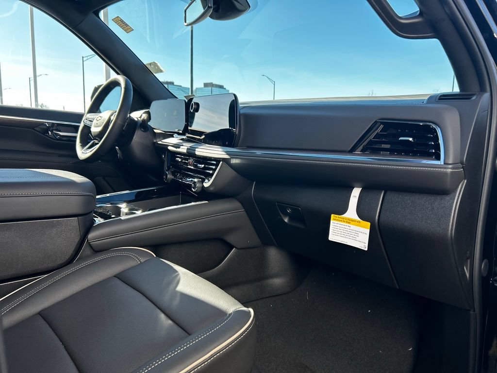 New 2026 Chevrolet Suburban Premier w/ Sun And Tow Package AWD/4WD image 28