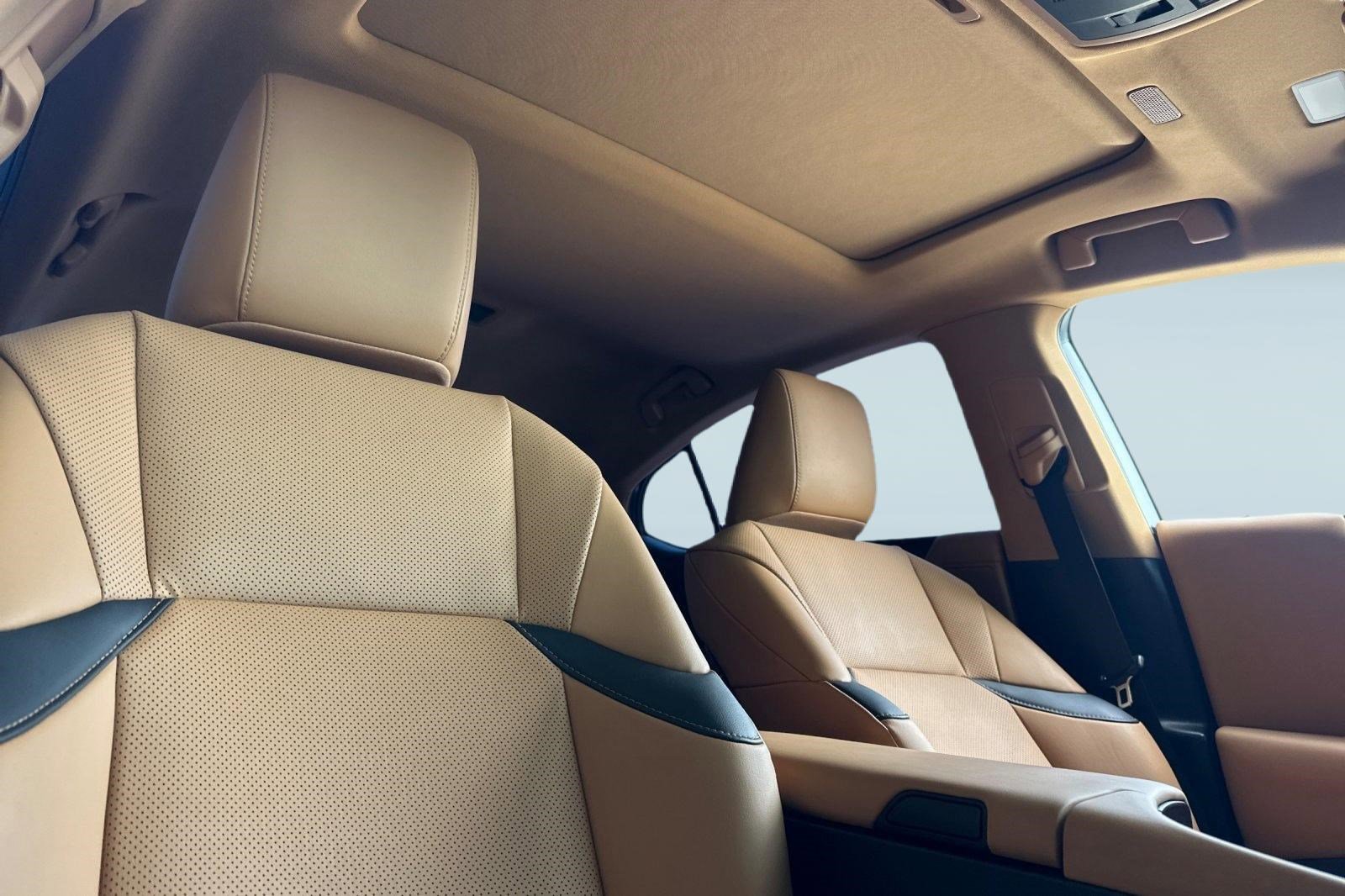 Used 2024 Lexus ES 300h w/ Premium Package image 31