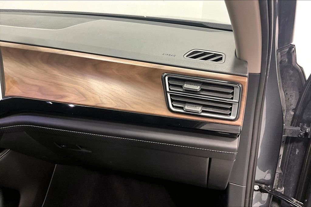 Used 2024 Volkswagen Atlas SE image 16