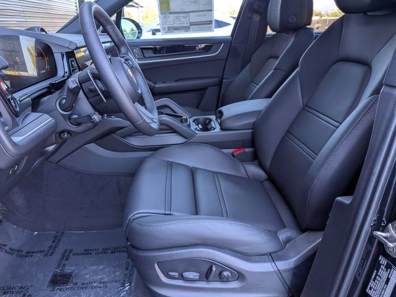 Certified 2025 Porsche Cayenne E-Hybrid AWD/4WD image 5