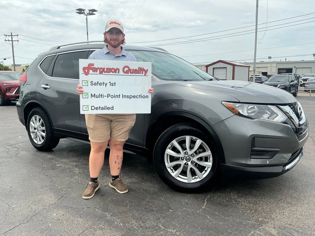 Used 2017 Nissan Rogue SV