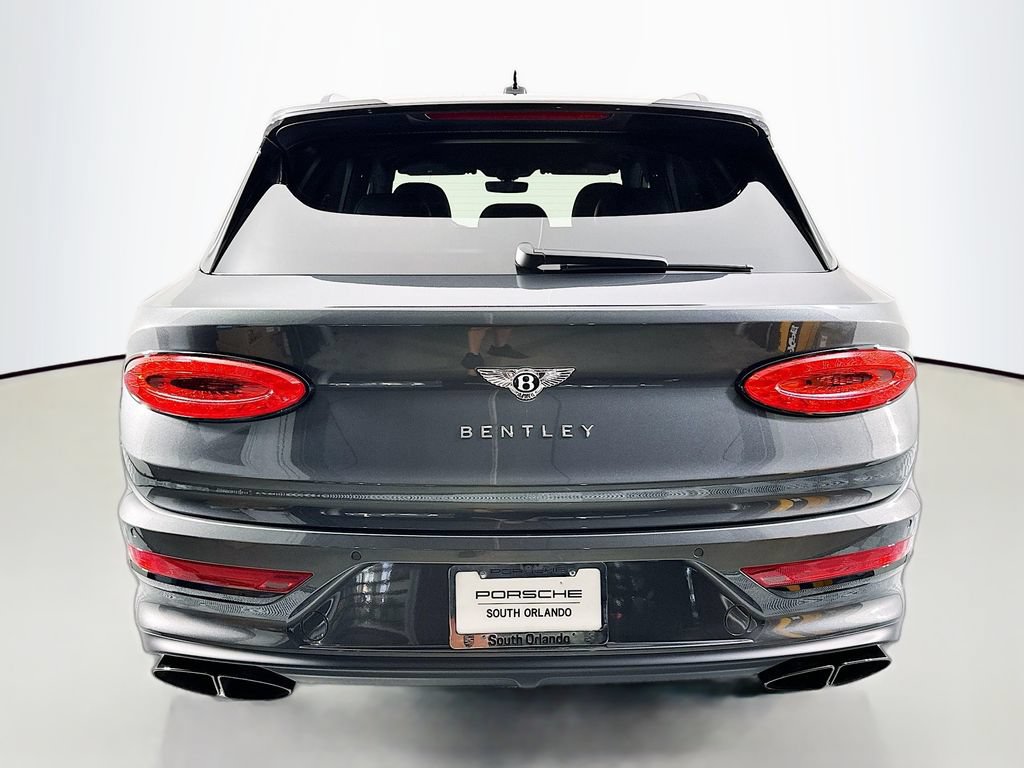 Used 2023 Bentley Bentayga AWD/4WD image 10