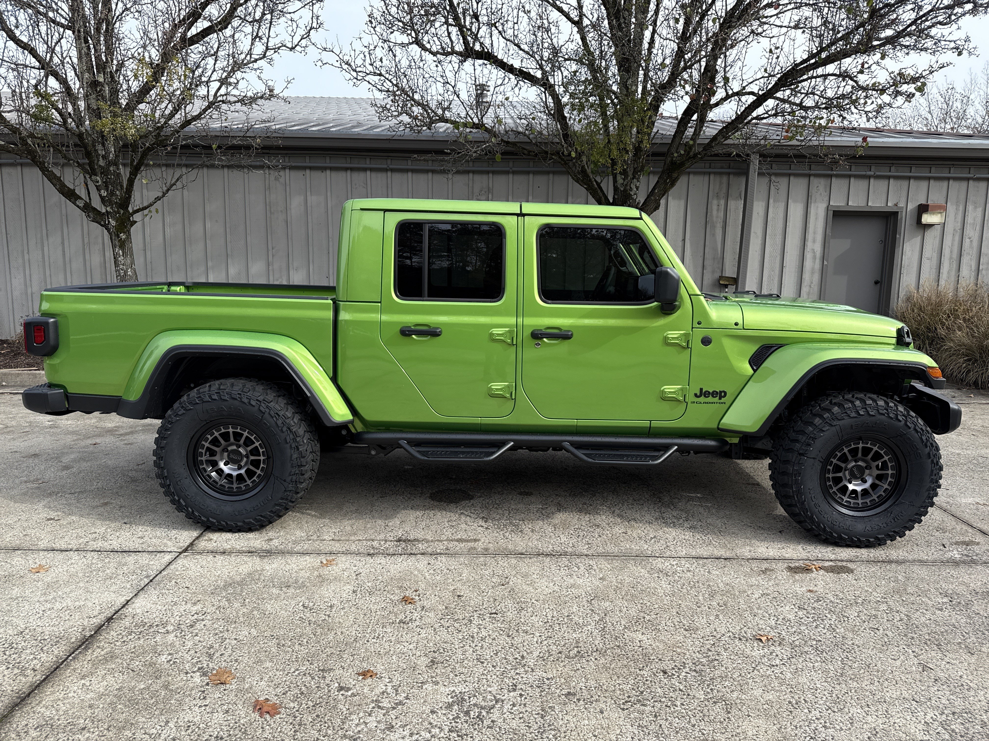 New 2025 Jeep Gladiator Sport w/ Premium Package AWD/4WD image 9