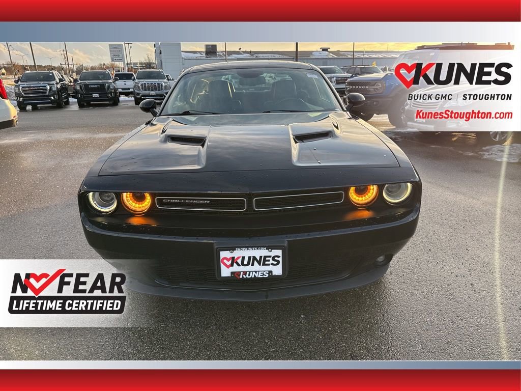 Used 2015 Dodge Challenger SXT Plus image 5