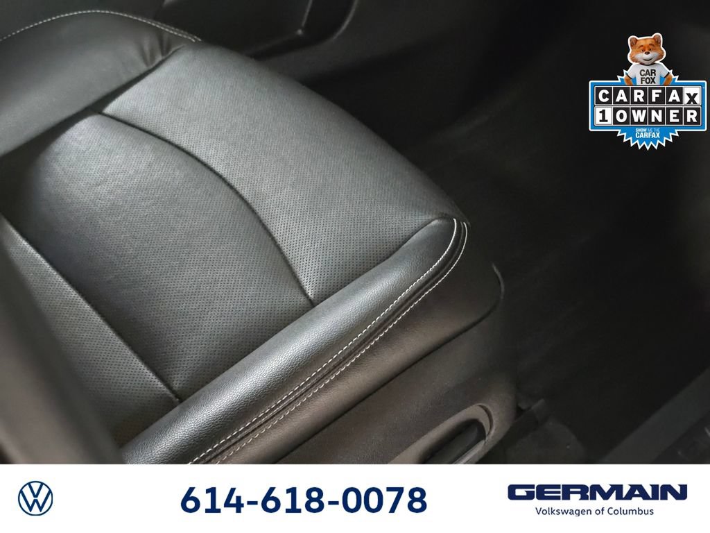 Used 2022 GMC Terrain SLT w/ Infotainment Package II AWD/4WD image 32