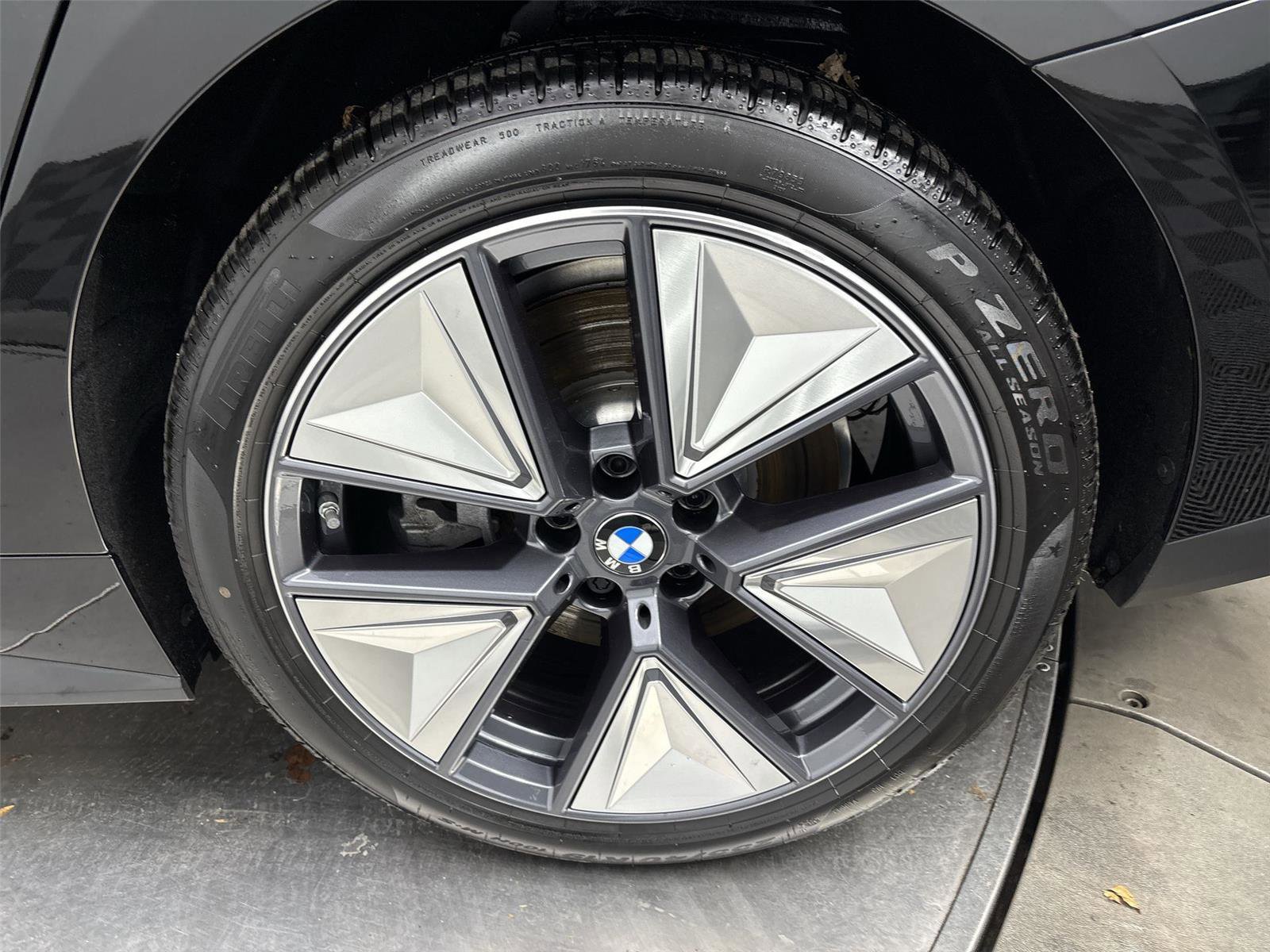 Used 2025 BMW i4 xDrive40i w/ Parking Assistance Package image 27