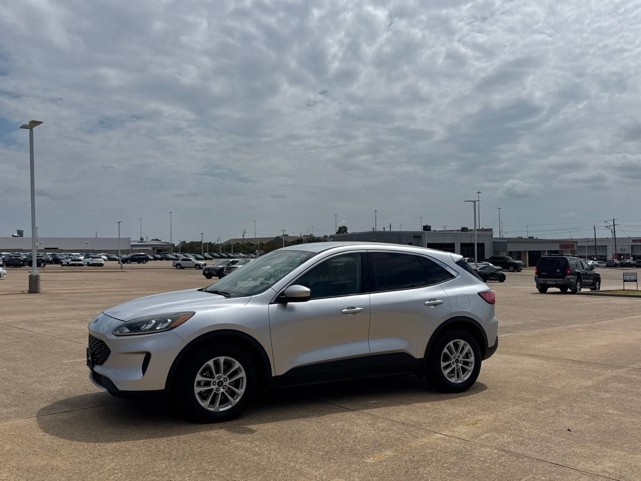 Used 2020 Ford Escape SE FWD image 12